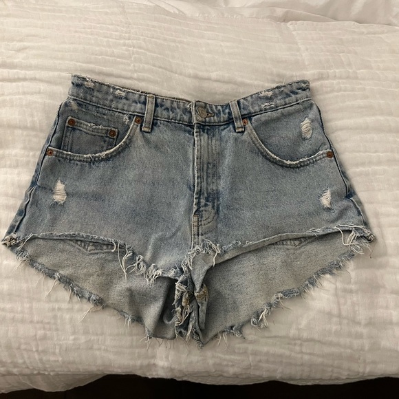Zara Cutoff Jean Shorts - size USA 8 - Picture 1 of 3